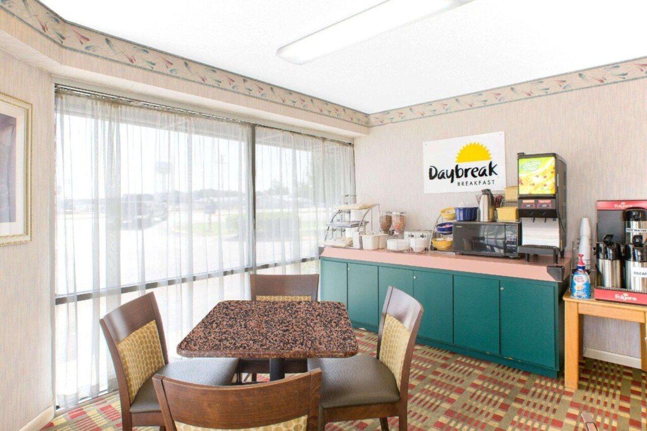 Days Inn By Wyndham Havelock Exteriér fotografie